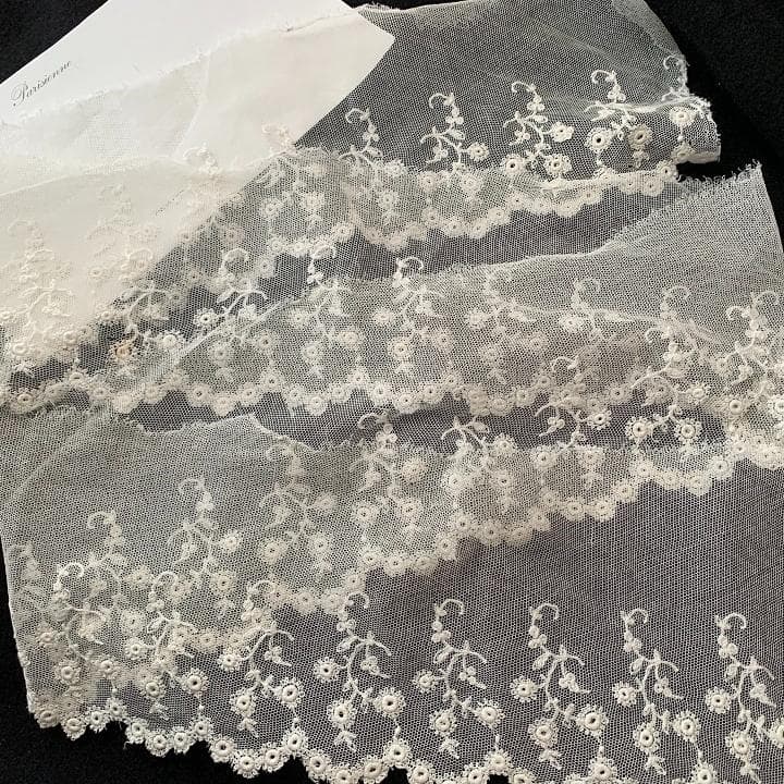 フランスアンティーク 刺繍　チュールレース １２cm×１４０cm　リメイク材料